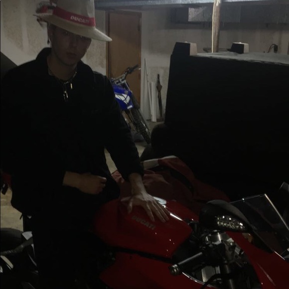 Meet your Posher, Gray - Picture 3 of 3